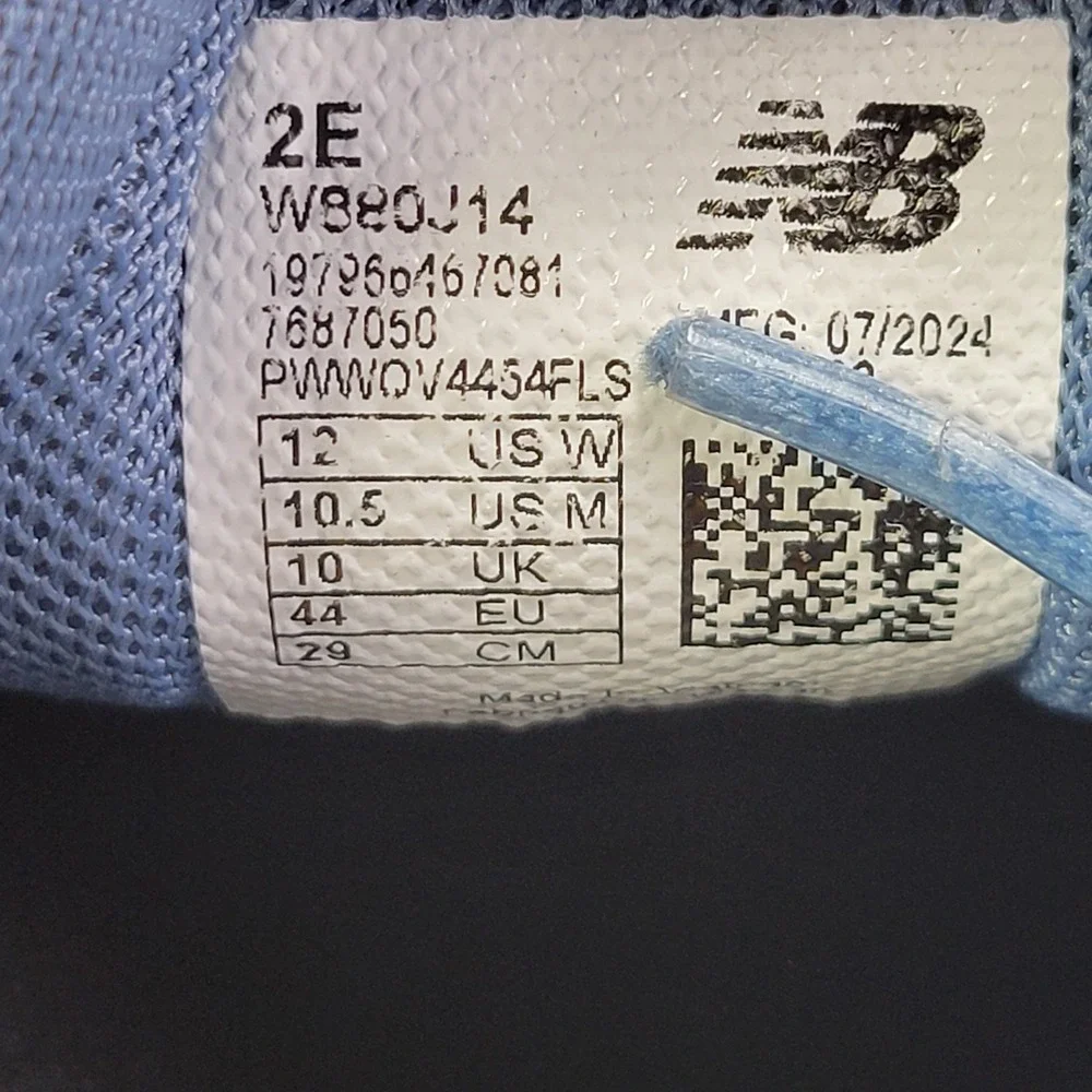 New Balance Fresh Foam X 880 v14 Women's 12 EE WIDE Running Shoes Blue Sneakers